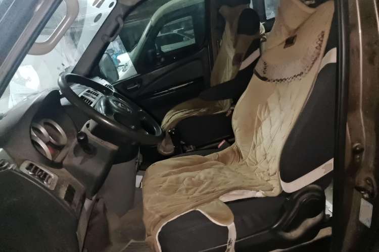 Used Foton MP-X E 2017 2.0L New Express Long Wheelbase 4Q20M Left Front Seat