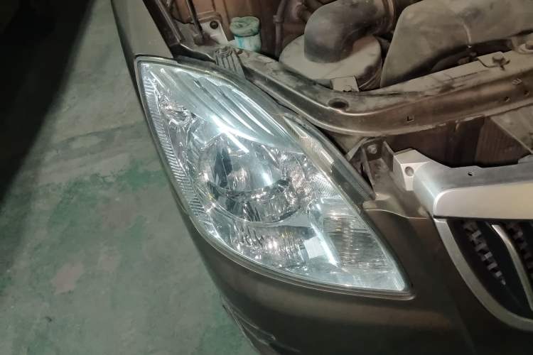 Used Foton MP-X E 2017 2.0L New Express Long Wheelbase 4Q20M Right Front Headlight