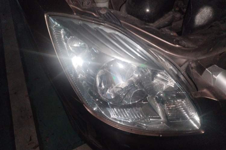 Used Foton MP-X E 2017 2.0L New Express Long Wheelbase 4Q20M Right Front Headlight