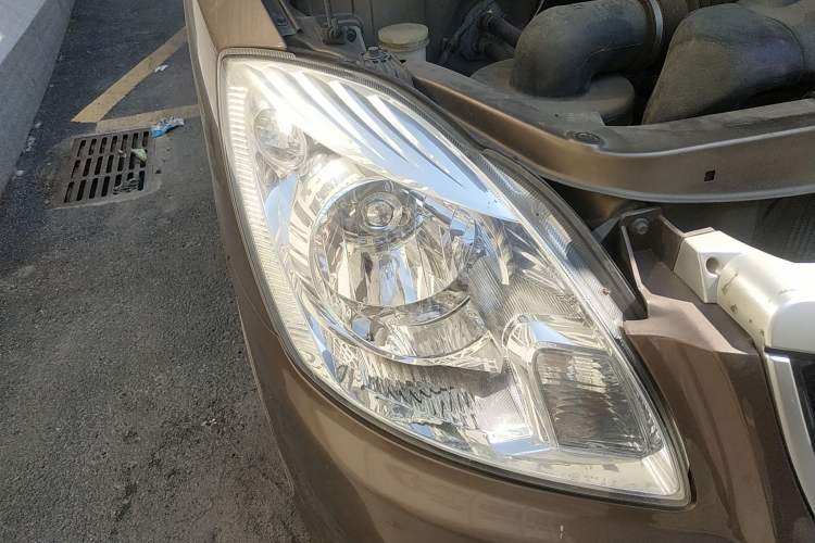 Used Foton MP-X E 2017 2.0L New Express Long Wheelbase 4Q20M Right Front Headlight