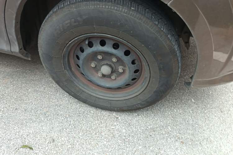 Used Foton MP-X E 2017 2.0L New Express Long Wheelbase 4G63 Right Front Wheel Hub