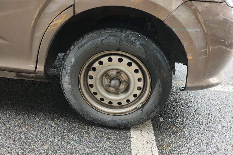 Used Foton MP-X E 2017 2.0L New Express Long Wheelbase 4Q20M Right Front Wheel Hub