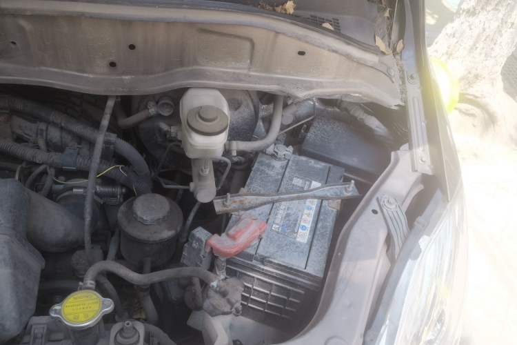 Used Foton MP-X E 2017 2.0L New Express Long Wheelbase 4Q20M Engine Bay Left