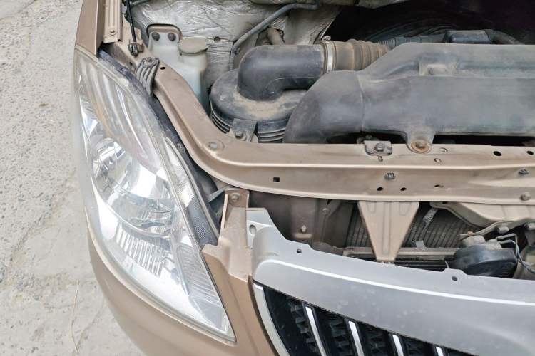 Used Foton MP-X E 2017 2.0L New Express Long Wheelbase 4Q20M Engine Bay Right