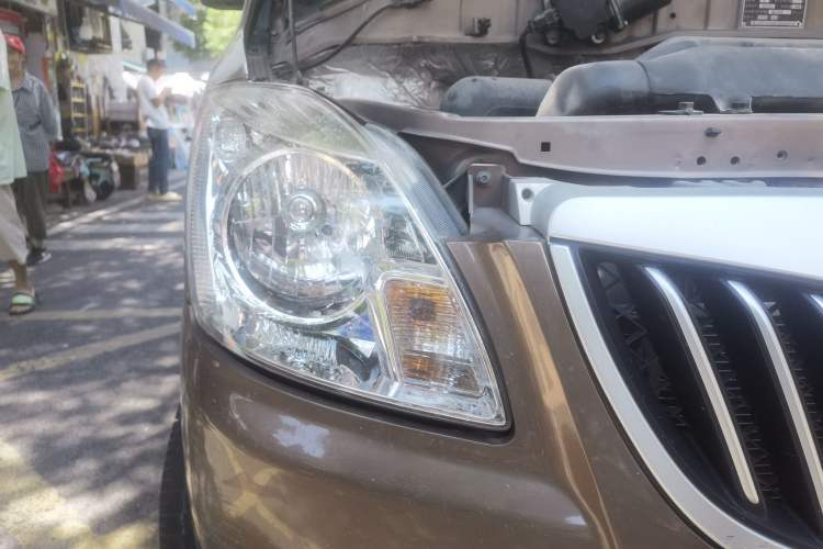 Used Foton MP-X E 2017 2.0L New Express Long Wheelbase 4Q20M Right Front Headlight