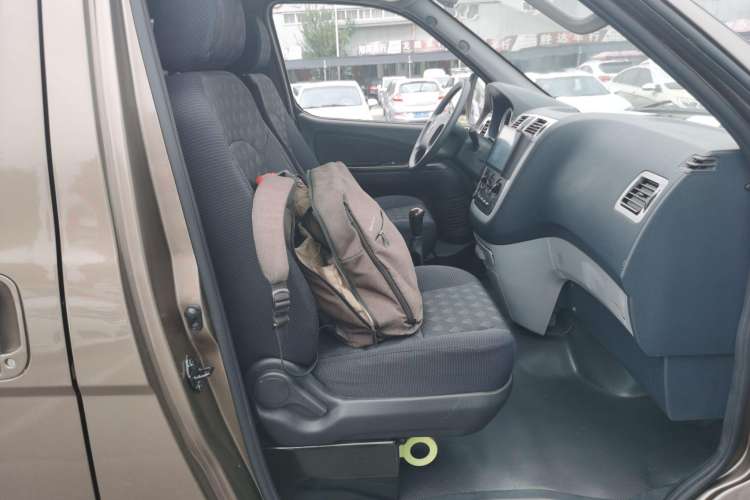 Used Foton MP-X E 2017 2.0L New Express Long Wheelbase 4Q20M Right Front Seat