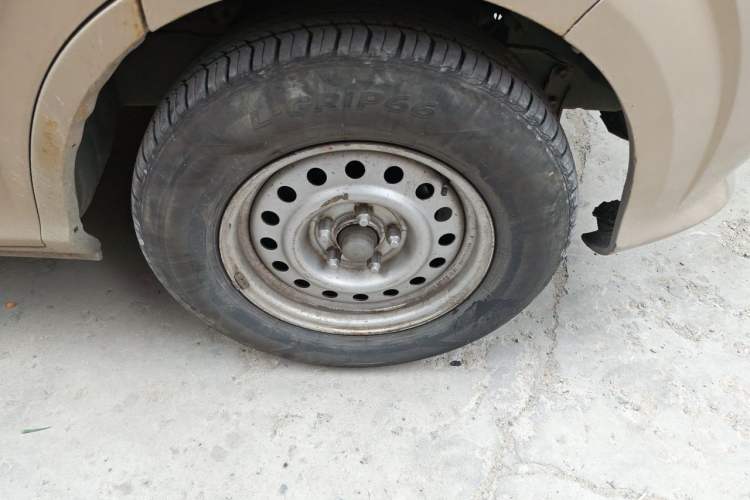 Used Foton MP-X E 2017 2.0L New Express Long Wheelbase 4Q20M Right Front Wheel Hub