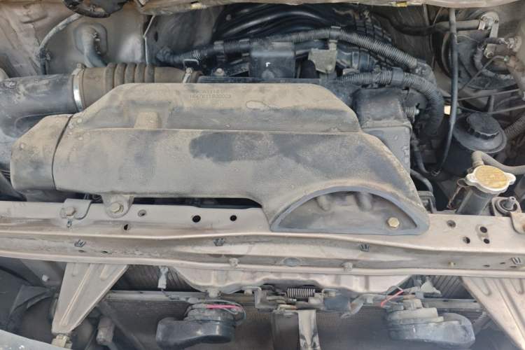 Used Foton MP-X E 2017 2.0L New Express Long Wheelbase 4Q20M Engine Bay