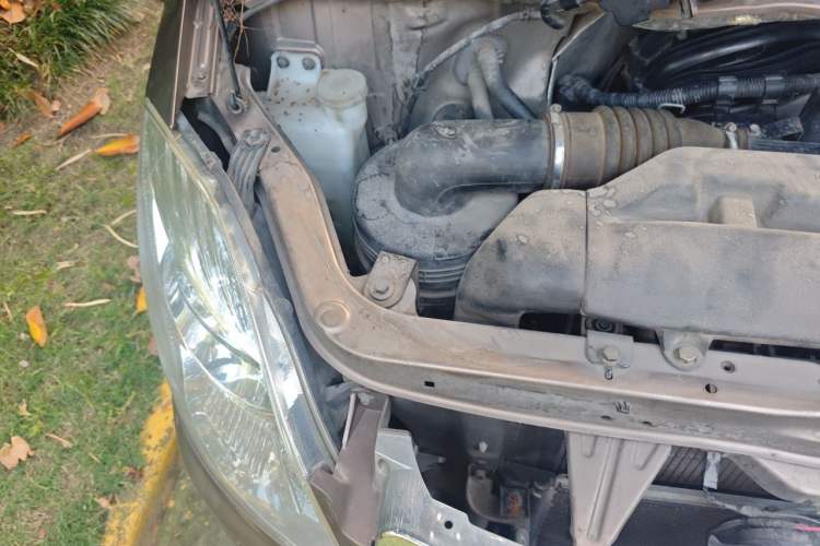 Used Foton MP-X E 2017 2.0L New Express Long Wheelbase 4Q20M Engine Bay Right