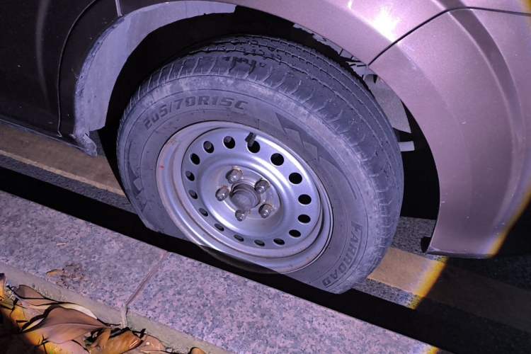 Used Foton MP-X E 2017 2.0L New Express Long Wheelbase 4Q20M Right Front Wheel Hub