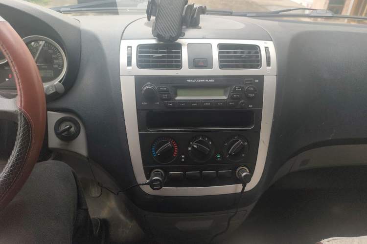 Used Foton MP-X E 2017 2.0L New Express Long Wheelbase 4Q20M Audio And AC Panel