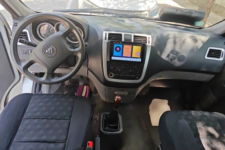 Used Foton MP-X E 2017 2.0L Commercial Version Standard Long-Wheelbase 4G63 Center Console