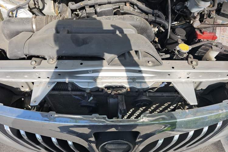 Used Foton MP-X E 2017 2.0L New Express Long Wheelbase 4Q20M Engine Bay