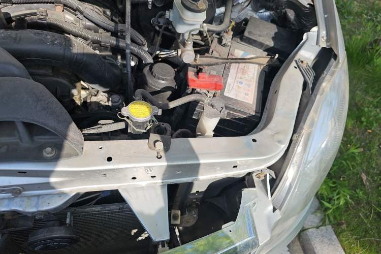 Used Foton MP-X E 2017 2.0L New Express Long Wheelbase 4Q20M Engine Bay Left