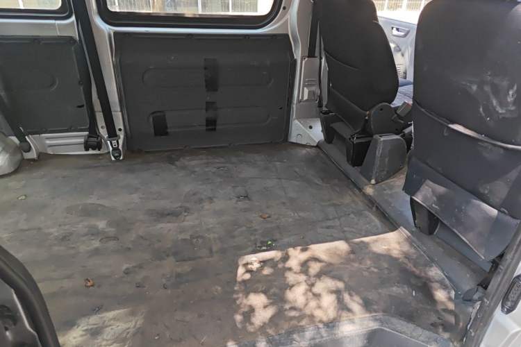 Used Foton MP-X E 2017 2.0L Commercial Version Standard Long-Wheelbase 4G63 Left Rear Seat