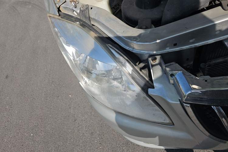 Used Foton MP-X E 2017 2.0L New Express Long Wheelbase 4Q20M Right Front Headlight
