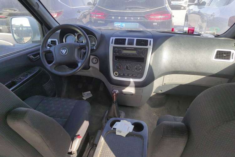 Used Foton MP-X E 2017 2.0L New Express Long Wheelbase 4Q20M Center Console