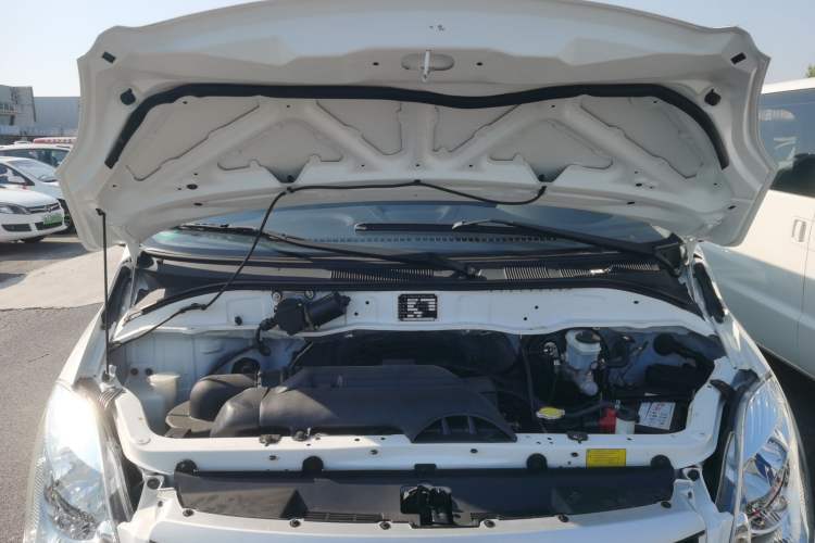 Used Foton MP-X E 2017 2.0L New Express Long Wheelbase 4Q20M Engine Bay