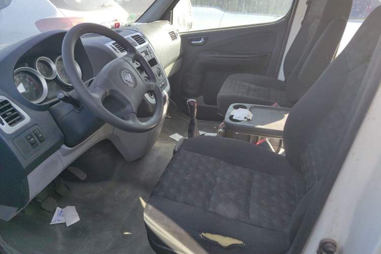 Used Foton MP-X E 2017 2.0L New Express Long Wheelbase 4Q20M Left Front Seat