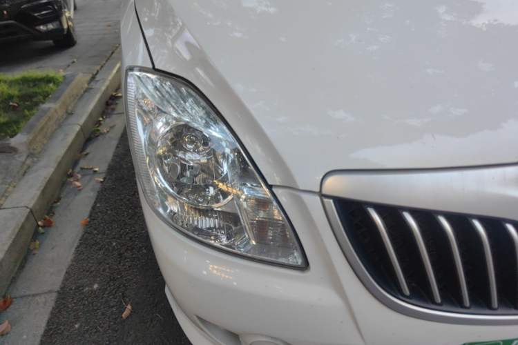 Used Foton MP-X E 2017 2.0L New Express Long Wheelbase 4Q20M Right Front Headlight