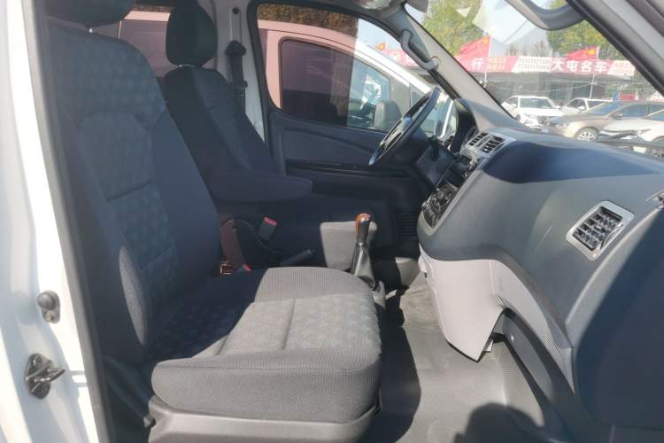 Used Foton MP-X E 2017 2.0L New Express Long Wheelbase 4Q20M Right Front Seat