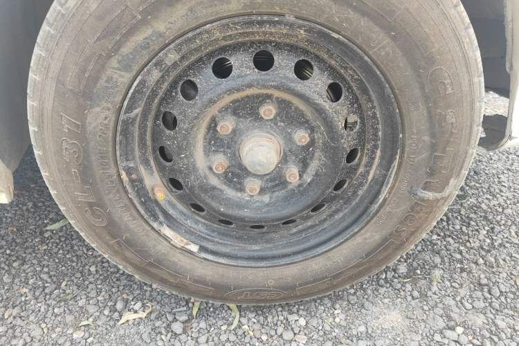 Used Foton MP-X E  Right Front Wheel Hub
