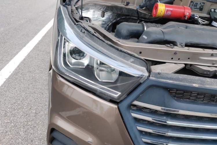 Used Foton MP-X E  Right Front Headlight