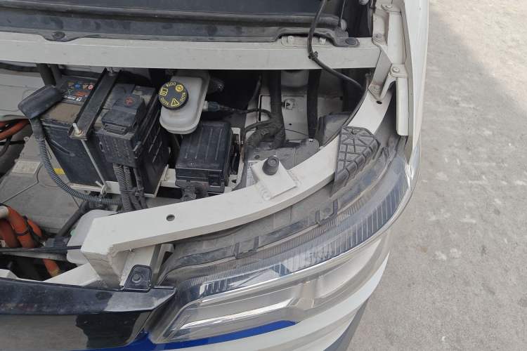 Used Foton Qianduoduo 2024 Box-Type Van Flat Roof 2 Seats EVE Energy 41.86 kWh Engine Bay Left