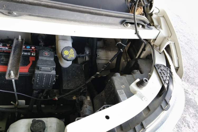 Used Foton Qianduoduo  Engine Bay Left