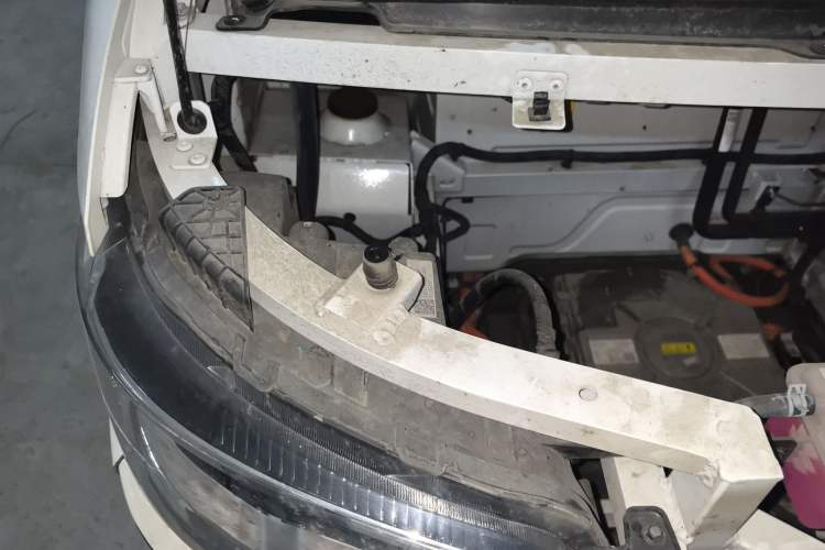 Used Foton Qianduoduo 2024 Box-Type Van Flat Roof 2 Seats EVE Energy 41.86 kWh Engine Bay Right