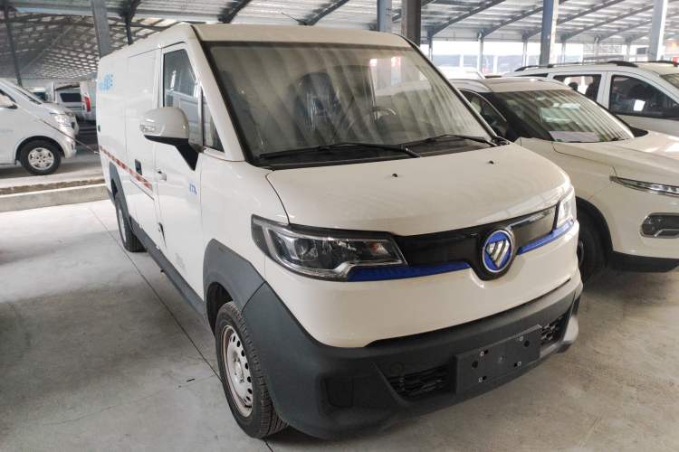 Used Foton Qianduoduo 2024 Box-Type Van Flat Roof 2 Seats CATL 41.86 kWh Exterior 2