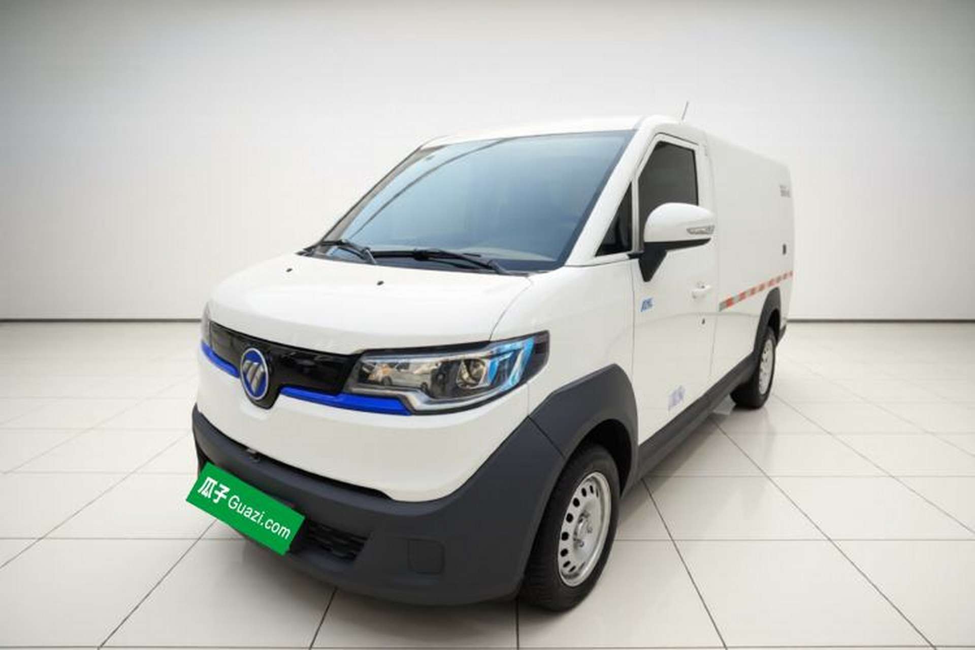 Used Foton Qianduoduo 2024 Box-Type Van Flat Roof 2 Seats EVE Energy 41.86 kWh Front Left 45 Deg