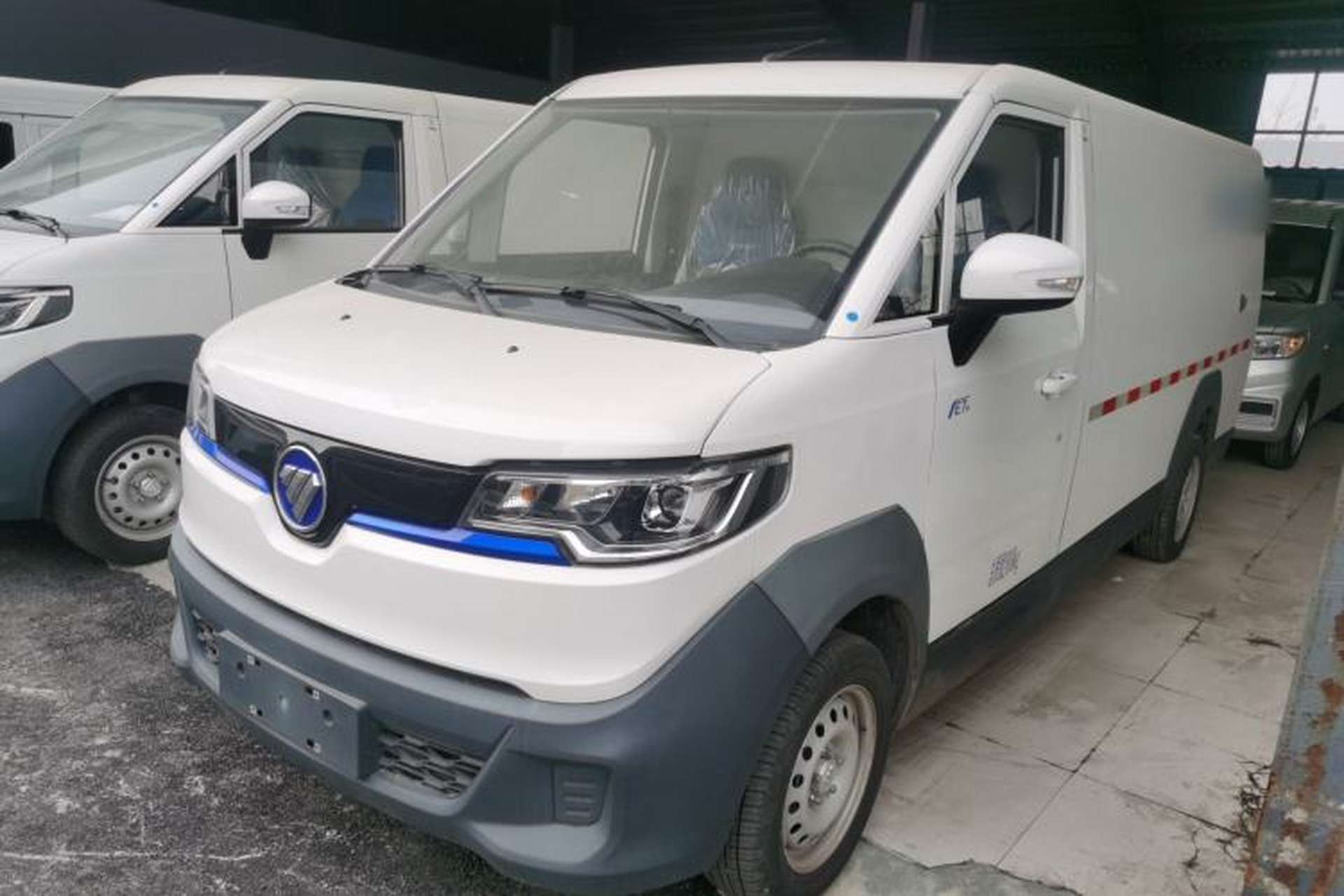 Used Foton Qianduoduo 2024 Facelifted Van-Type Cargo Vehicle Flat Roof 2 Seats Evey Lithium Energy 41.86 kWh Front Left 45 Deg