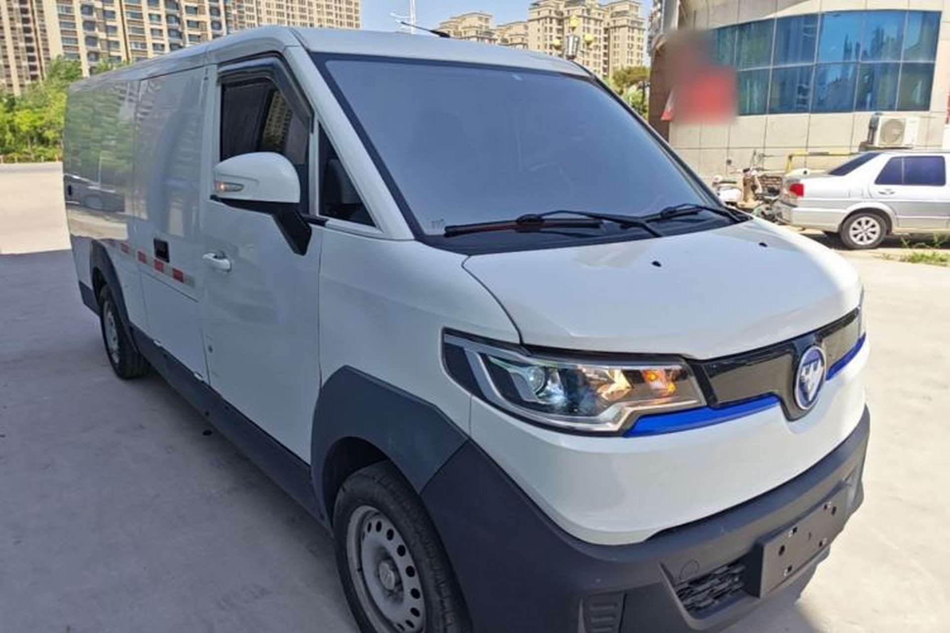 Used Foton Qianduoduo 2024 Box-Type Van Flat Roof 2 Seats CATL 41.86 kWh Front Right 45 Deg