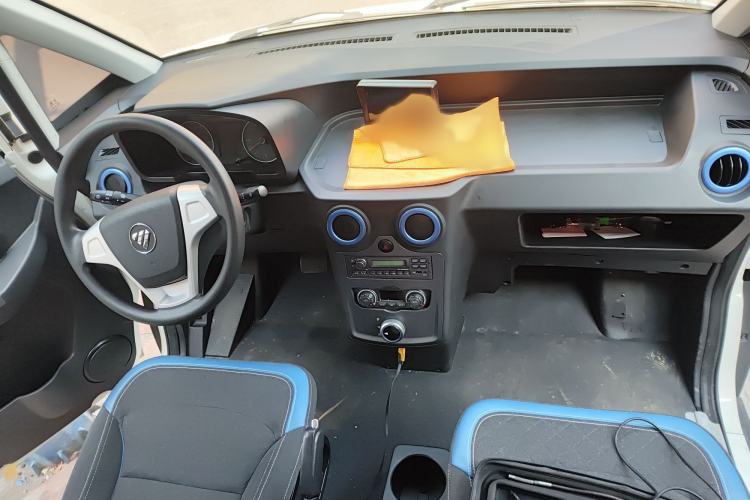 Used Foton Qianduoduo 2024 Box-Type Van Flat Roof 2 Seats EVE Energy 41.86 kWh Interior 2