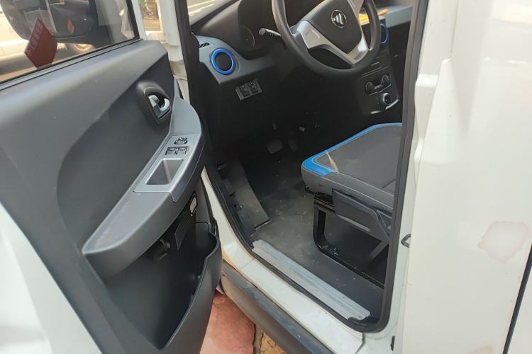 Used Foton Qianduoduo 2024 Box-Type Van Flat Roof 2 Seats EVE Energy 41.86 kWh Interior 3