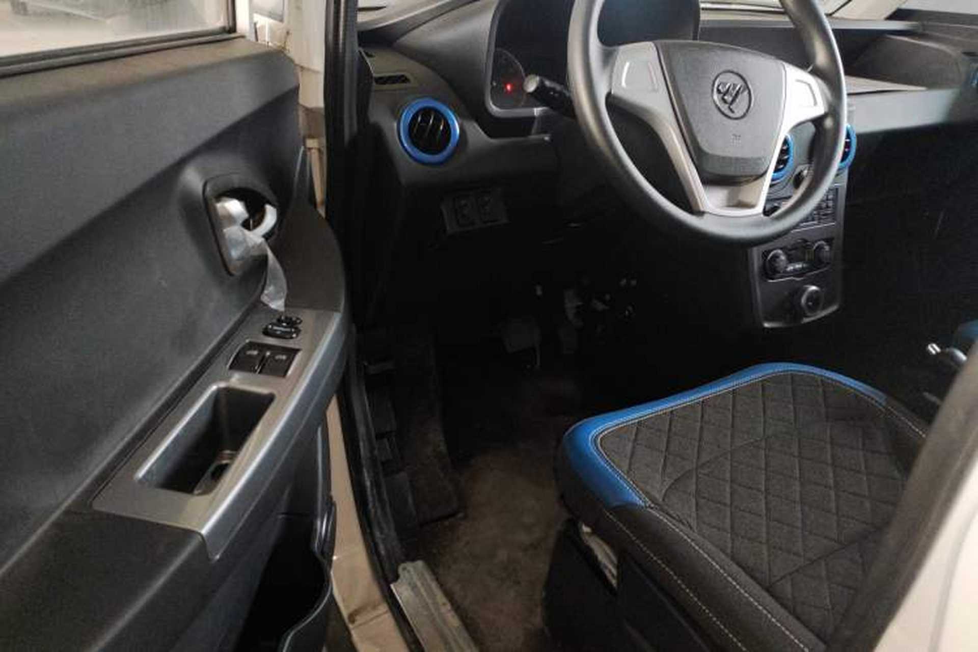 Used Foton Qianduoduo 2024 Box-Type Van Flat Roof 2 Seats CATL 41.86 kWh Interior 3