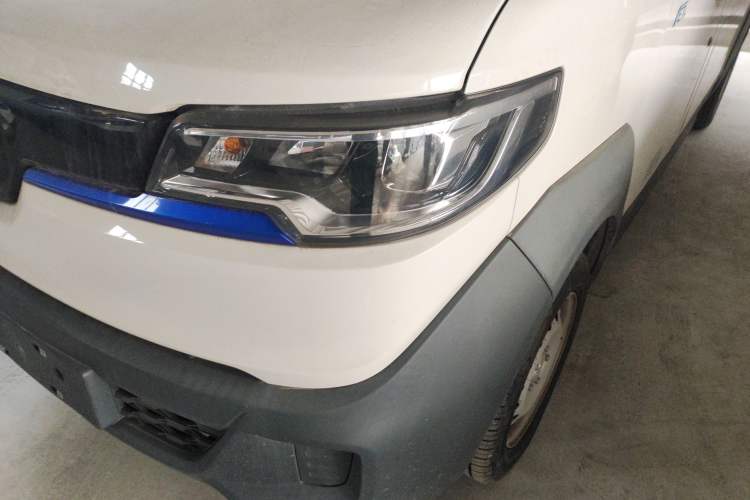 Used Foton Qianduoduo 2024 Box-Type Van Flat Roof 2 Seats CATL 41.86 kWh Left Front Headlight