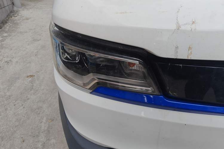 Used Foton Qianduoduo 2024 Box-Type Van Flat Roof 2 Seats EVE Energy 41.86 kWh Right Front Headlight