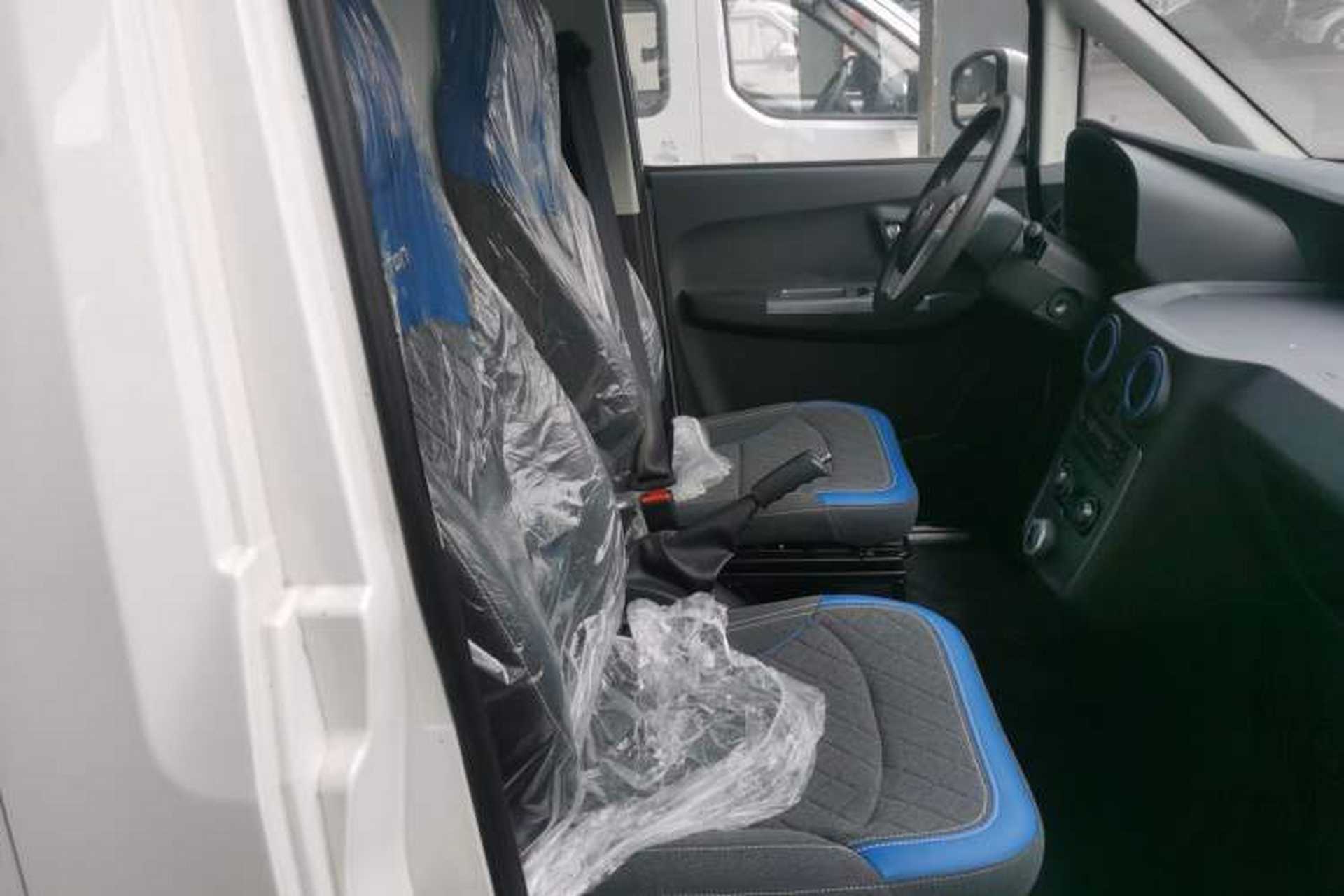 Used Foton Qianduoduo 2024 Facelifted Van-Type Cargo Vehicle Flat Roof 2 Seats Evey Lithium Energy 41.86 kWh Right Front Seat