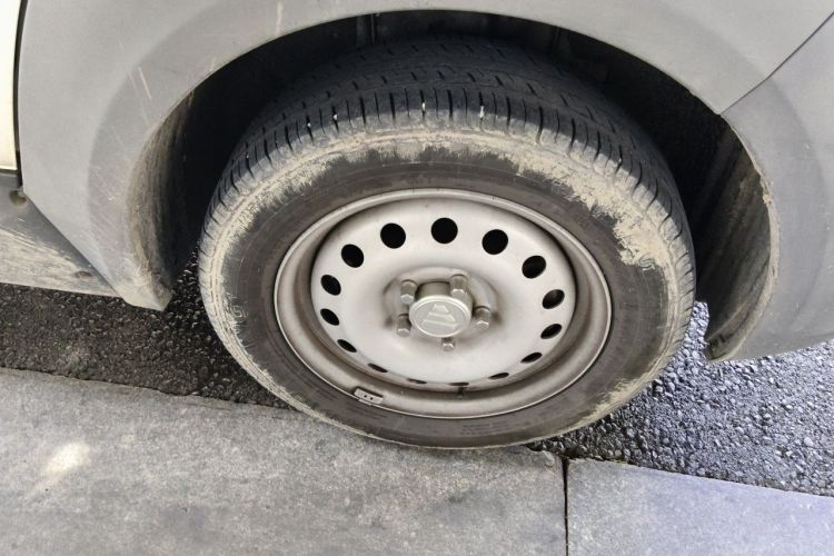 Used Foton Qianduoduo  Right Front Wheel Hub