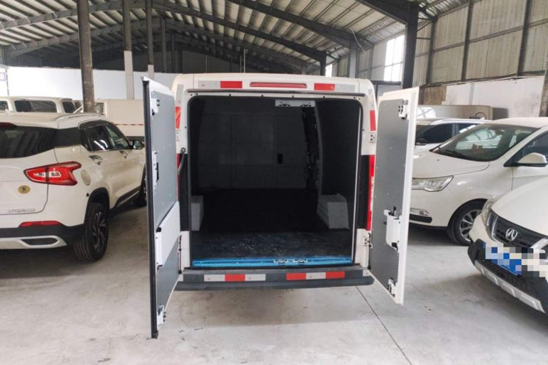Used Foton Qianduoduo 2024 Box-Type Van Flat Roof 2 Seats CATL 41.86 kWh Trunk