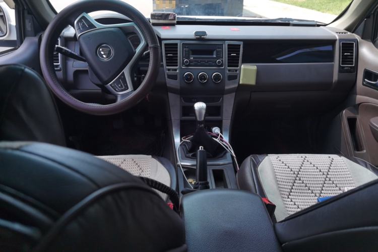 Used Foton Sapporo 2021 1.5L Two-Wheel Drive China VI Standard Chuangfu Xiaohuolang DAM15KL Center Console