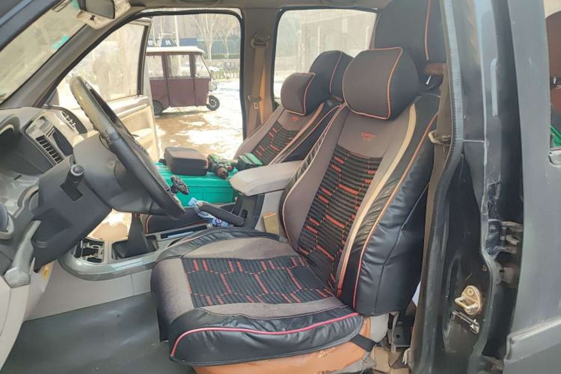 Used Foton Sapporo 2011 2.2L Conqueror Z7 Left Front Seat