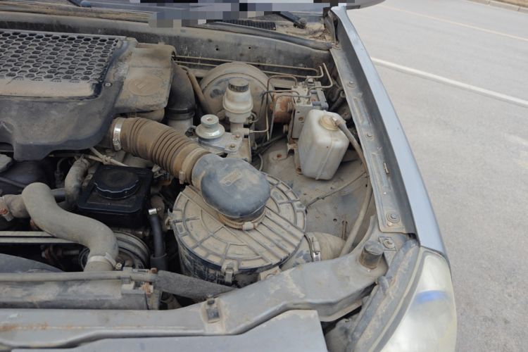 Used Foton Sapporo 2011 2.8T Conqueror Z7 Engine Bay Left