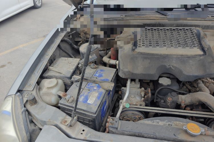 Used Foton Sapporo 2011 2.8T Conqueror Z7 Engine Bay Right