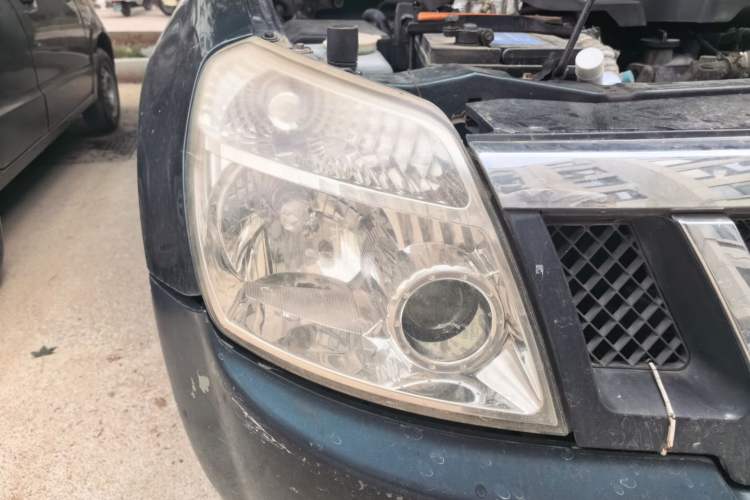 Used Foton Sapporo 2011 2.0T Leader V3 Right Front Headlight