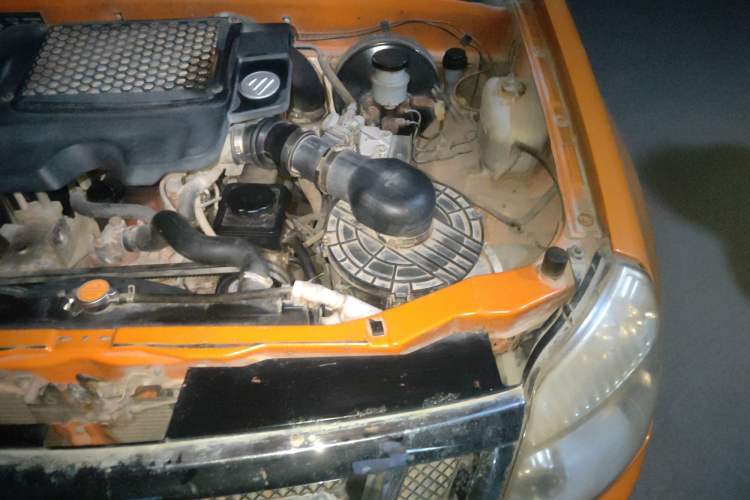 Used Foton Sapporo 2011 2.8T Acadia T3 Engine Bay Left