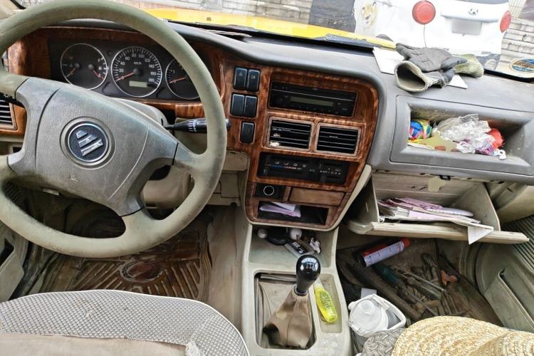 Used Foton Sapporo 2011 2.8T Acadia T3 Center Console