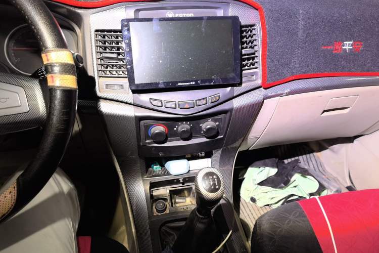 Used Foton Sapporo 2015 2.8T Two-Wheel Drive Comfort Edition 5555 mm Long Audio And AC Panel
